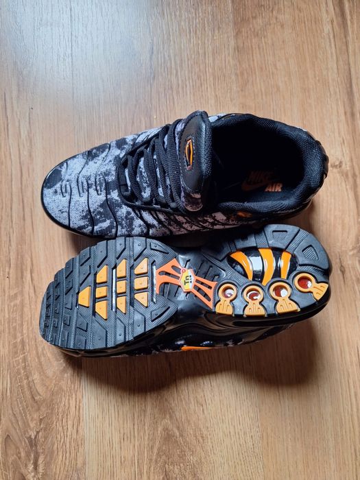 Adidiasi Nike Tn