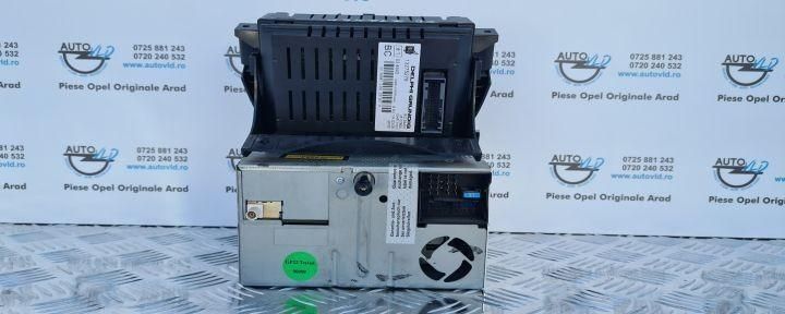CD 30 radio cu display mare Opel Corsa D