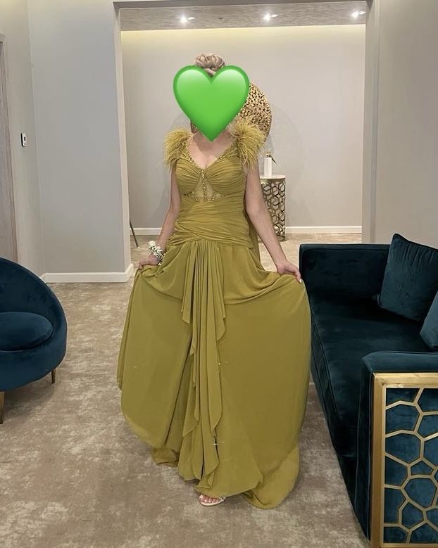 Rochie de ocazie (Kosovo), o singura purtare
