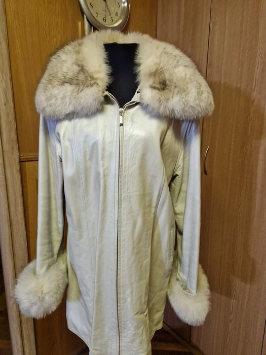 Haină de piele pentru femei