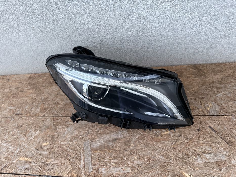 Far dreapta Mercedes GLA W156 Xenon + LED Original Europa