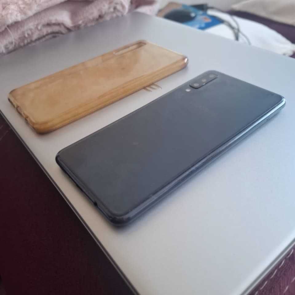 Samsung A7 4/64Gb