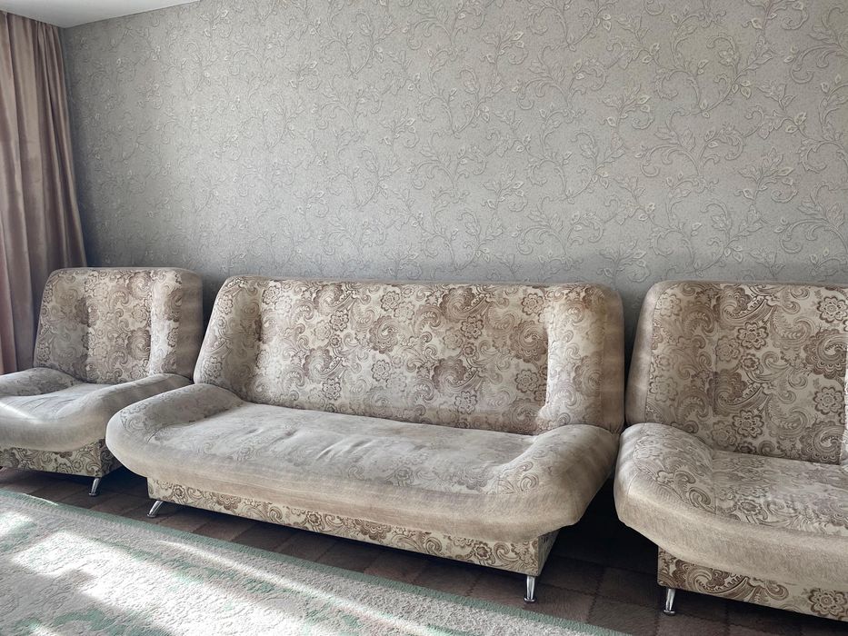 Продается диван + 2кресла