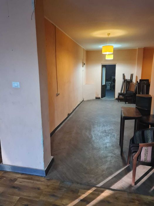 ÎNCHIRIEZ 2 spații comerciale!