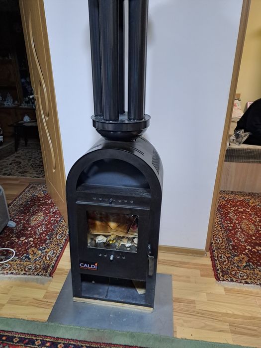 Șemineu pe lemne