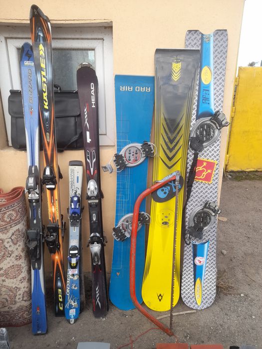 Clăpari, skiuri placi
