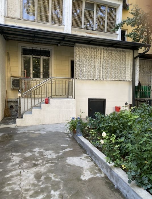 Срочно Продаётся Юнусобод 17-кв 2/1/5 евроремонт мебель и техника