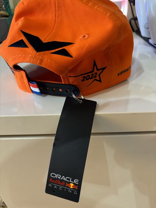 Шапка на Макс Верстапен Oracle Red Bull