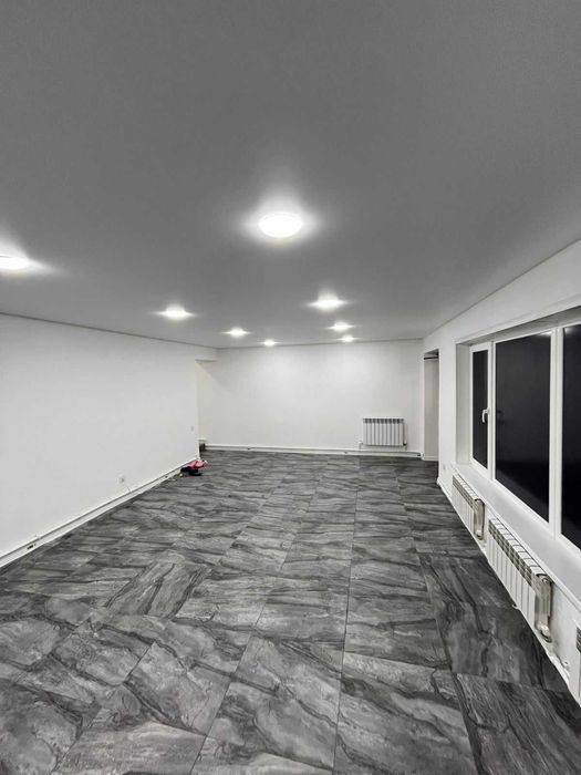 Коммерческое помещение вместе с жилым домом после ремонта  · 160 м²