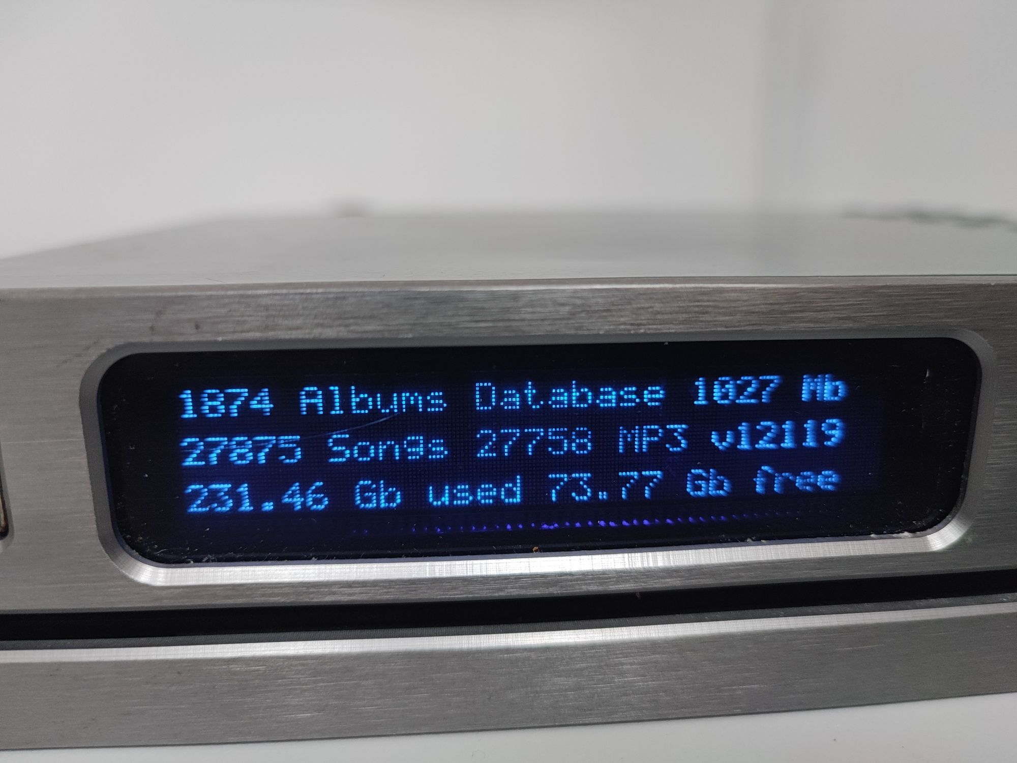 Amplificator Brennan JB7 cu HDD 320GB, cd player, usb si jack