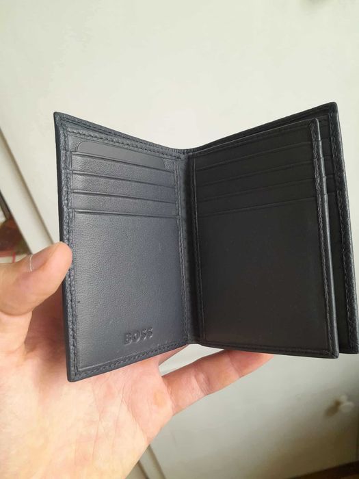 BOSS синьо кожено портмоне