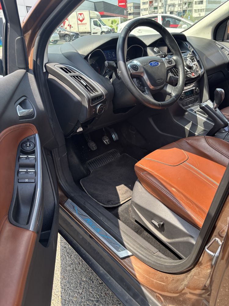 Ford Focus 1.6 diesel, 2014, FULL, Piele, Navi, parcheaza singura