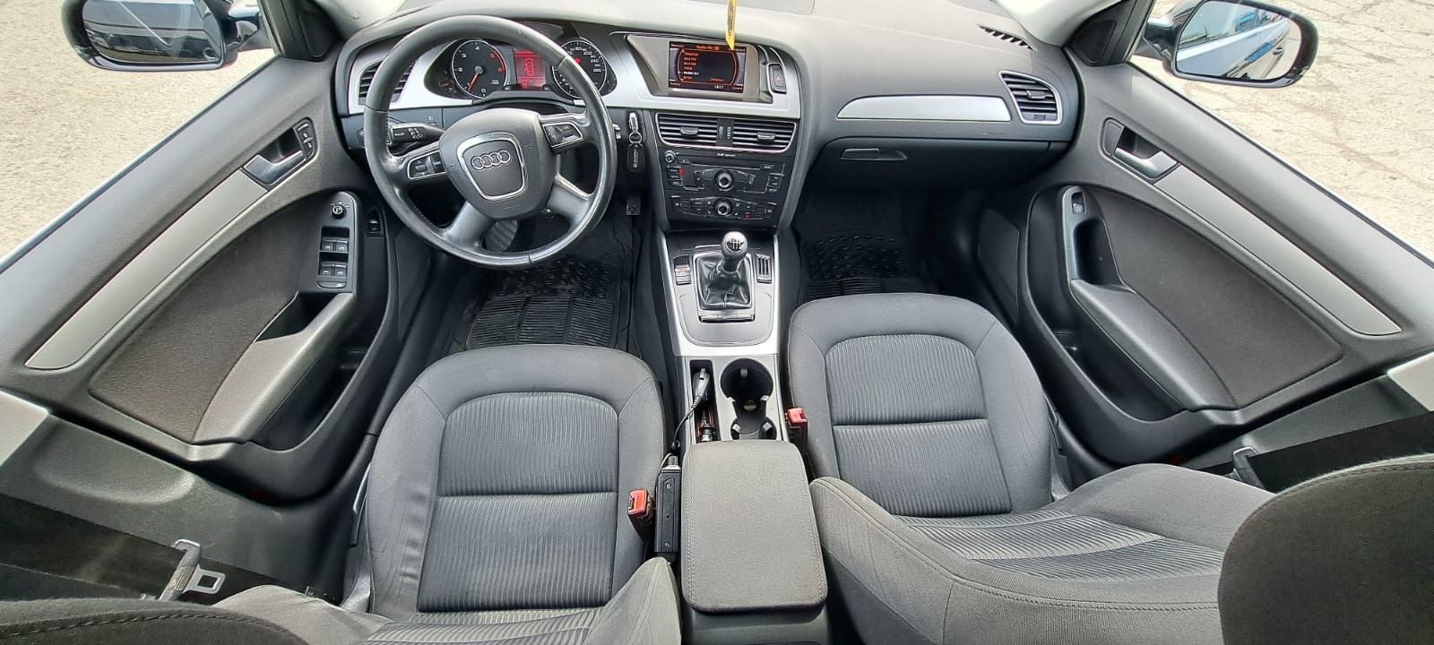 Audi A4 B8 2.0 TDI 120 CP EURO 5 cutie manuală an 10.2011