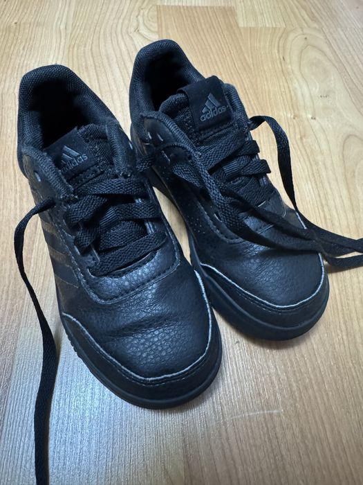Adidasi marimea 29