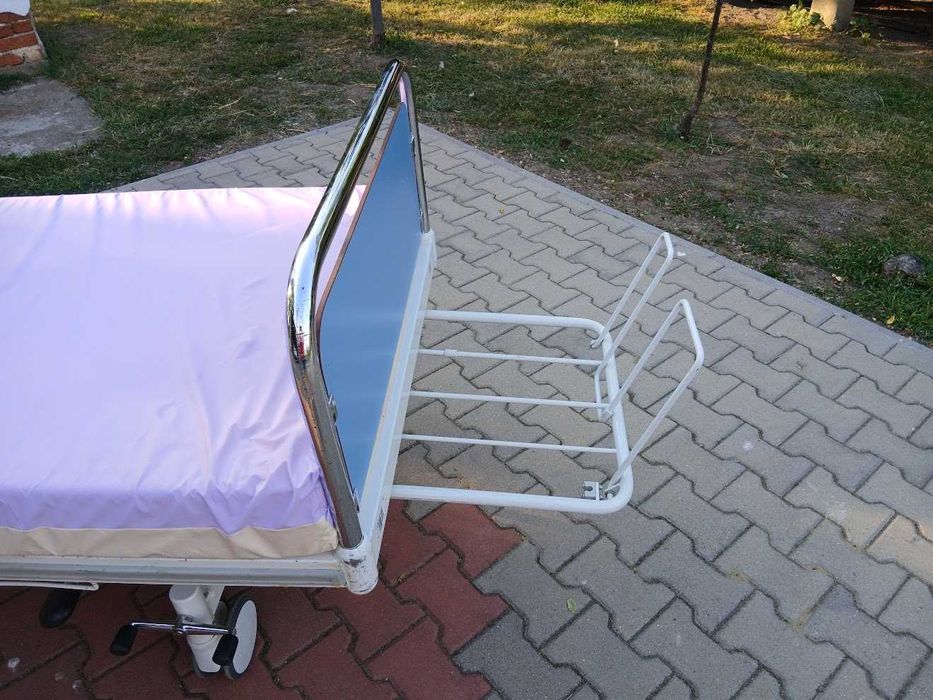 Pat medical de poziționare mecanică Hillrom, cu saltea inclus