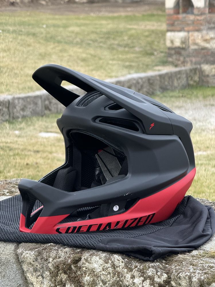 Specialized Gambit Червена/Карбон