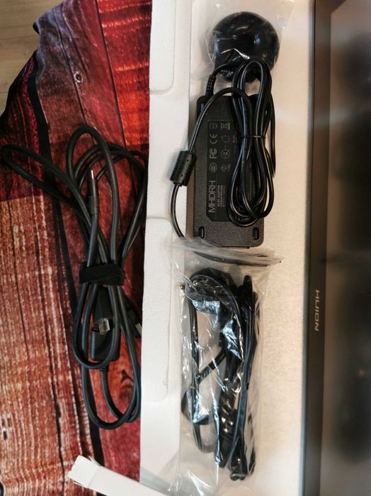 Графичен дисплей таблет HUION Kamvas 22, 21.5", 1920 x 1080