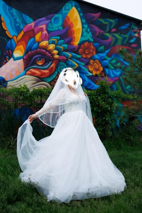 Vând rochie de mireasă și costum de mire