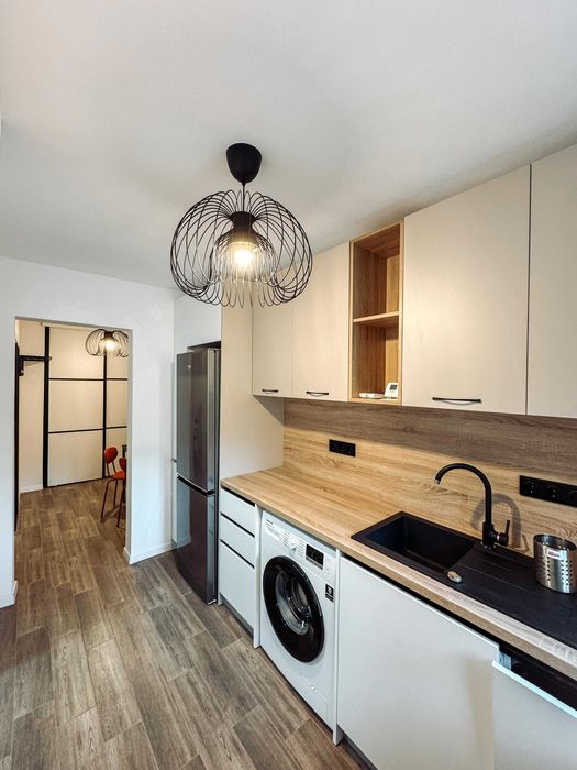 Ofer spre închiriere apartament cu 2 camere la 2 min de UMF și spital