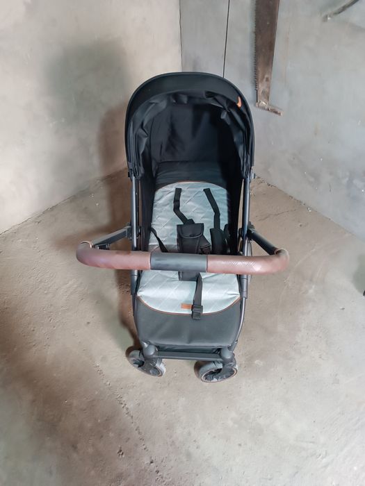 Детские коляска сотилади