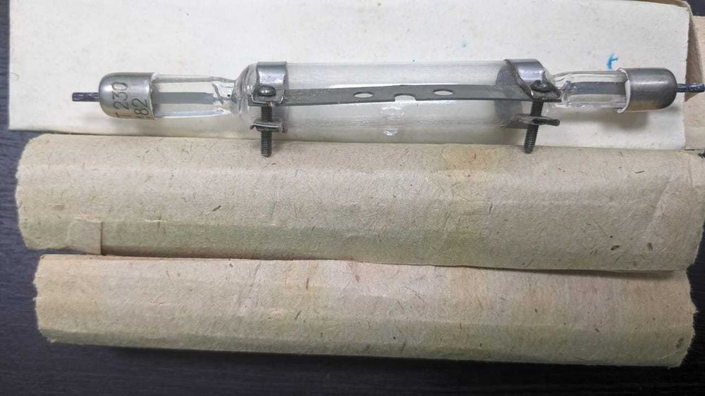 лампы ртутно-кварцевые ДРТ-220,    ПРК-4