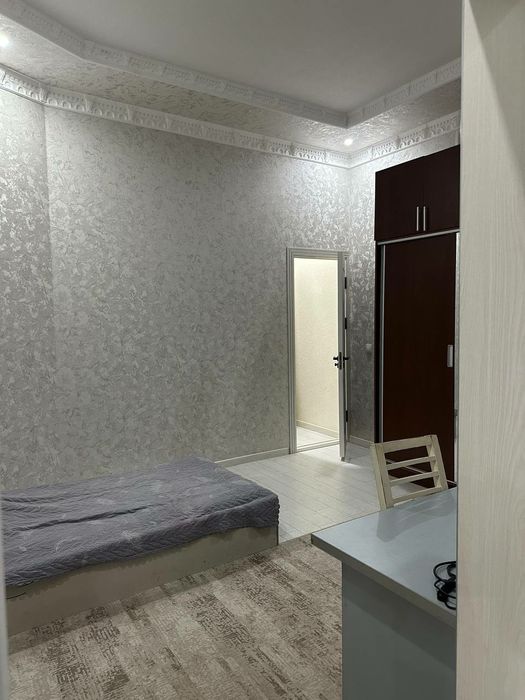 Uy sotiladi. Yangi qurilgan hovli