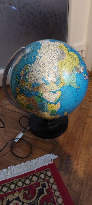 Veioza glob pământesc