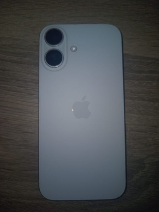 Iphone 16 simplu