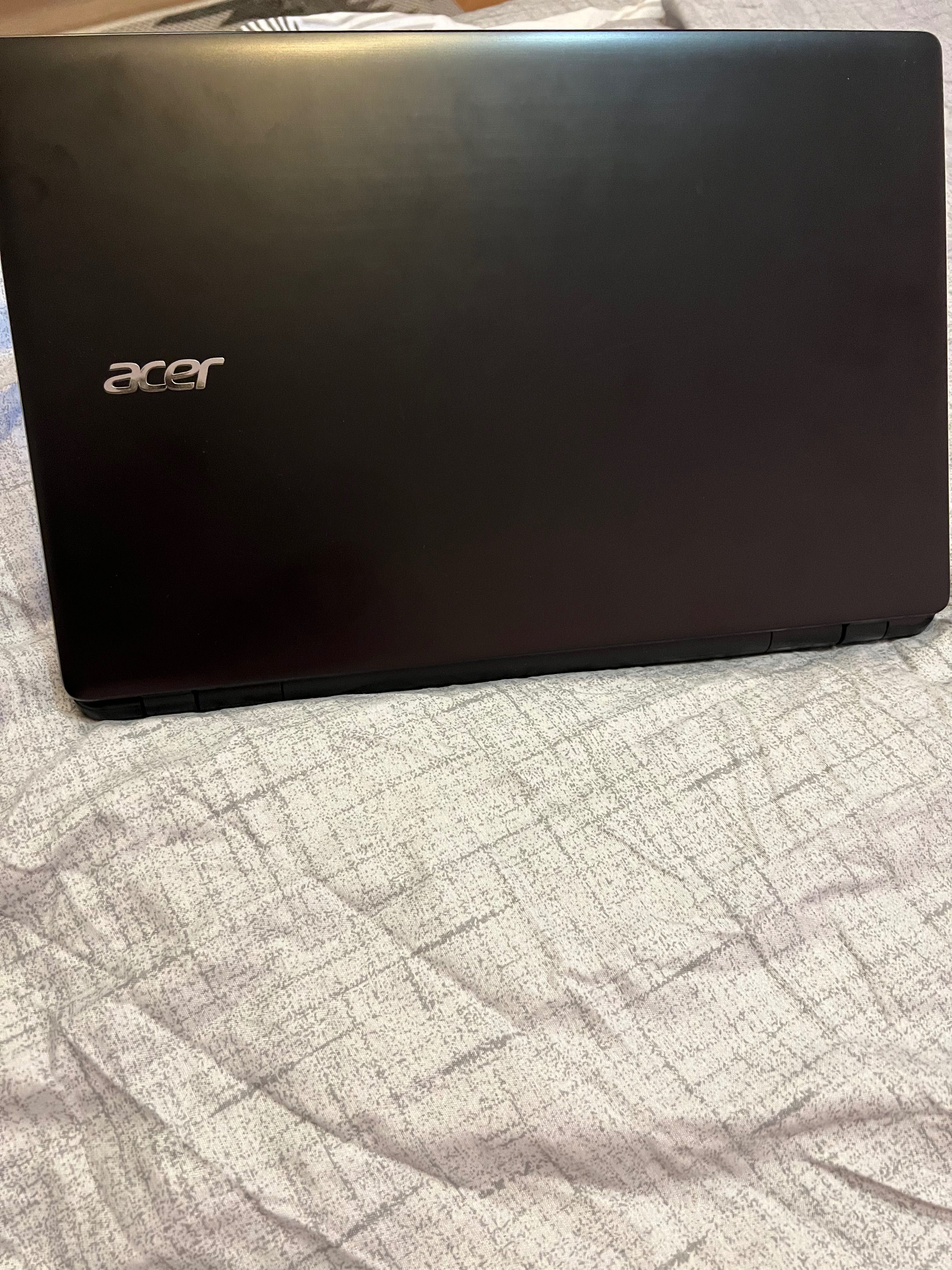 Laptop Acer Aspire E 15 , i3 intel core, folosit putin , stare f.buna