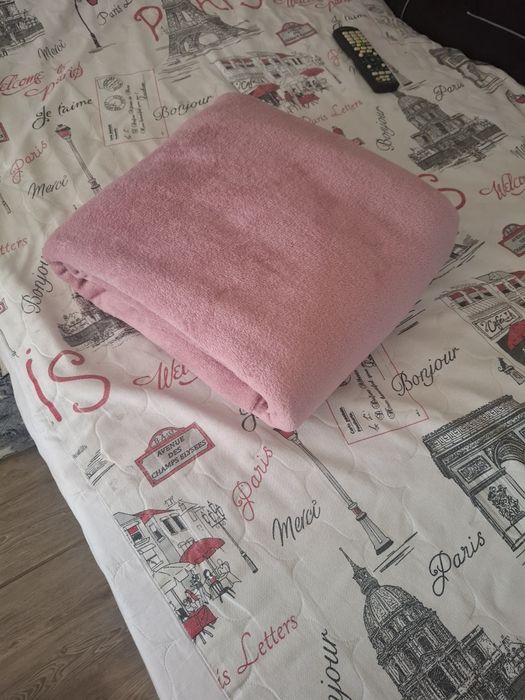 Розово плюшено одеяло размер220/230см