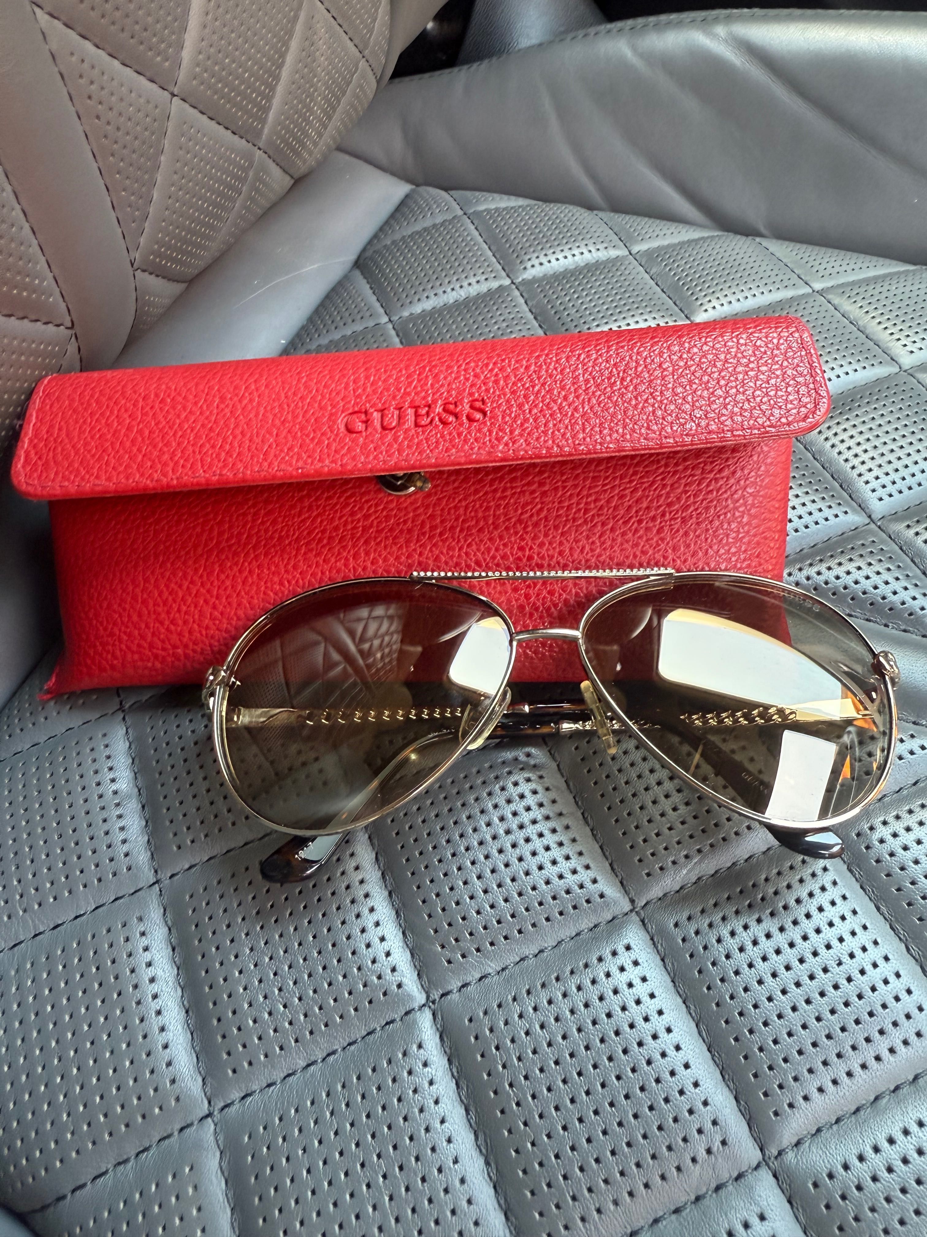 Дамски слънчеви очила Guess