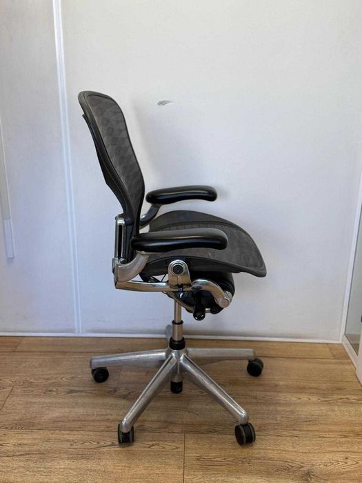 Refurbished Herman Miller Aeron Aluminium