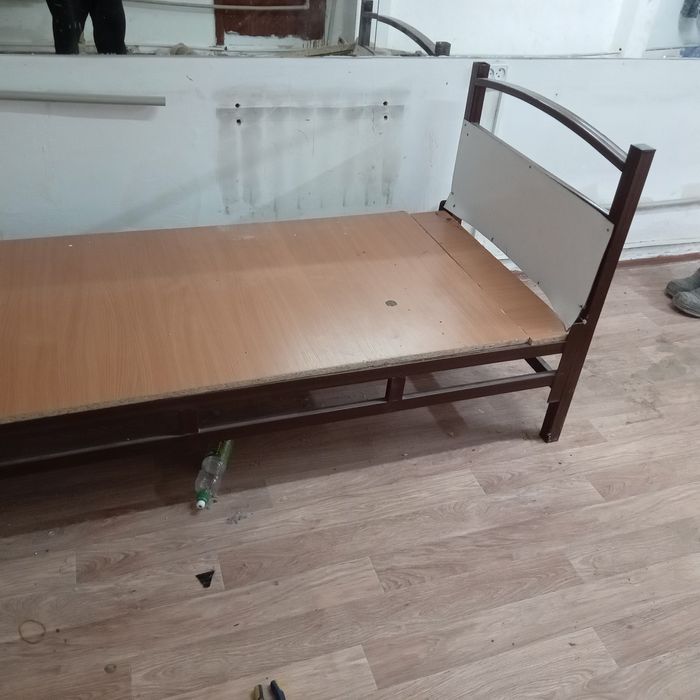 Кровати железные 5шт