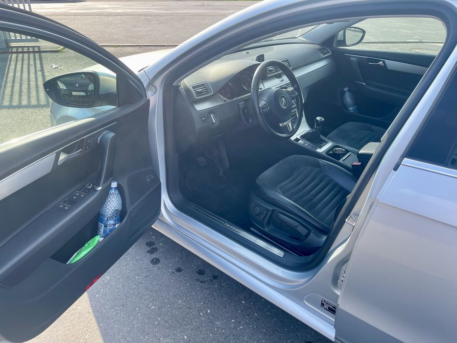 Proprietar vand Vw Passat,interior piele,import recent