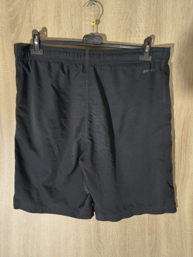 Nike Dri-Fit мъжки шорти размер М