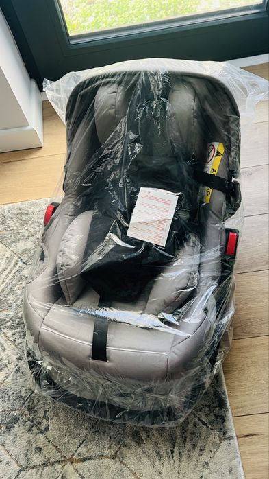 De vanzare carut bebe 3 in 1