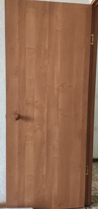 Продам три штуки межкомнатных дверей