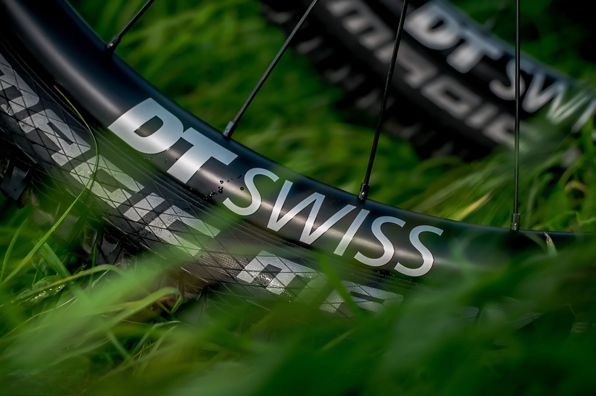 Roti 29 carbon DT SWIS HXC 1501 ca noi cu butucii DTSWISS 240
