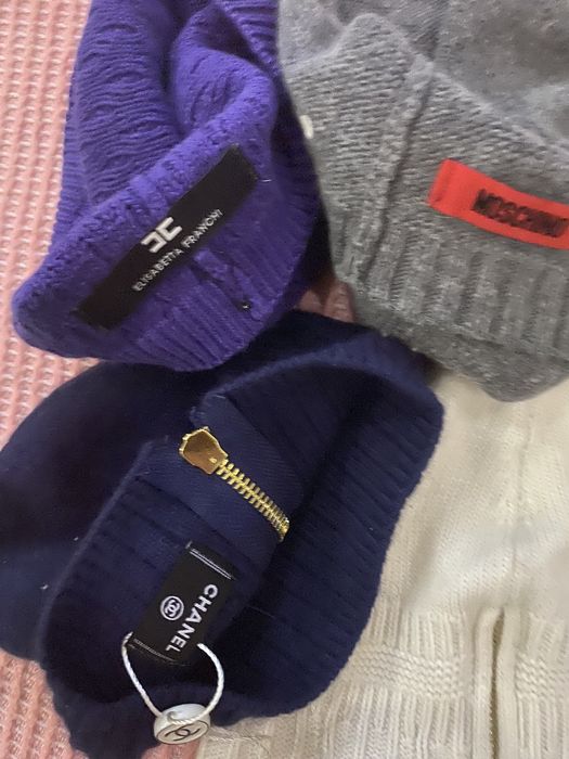 Фирменные шапки