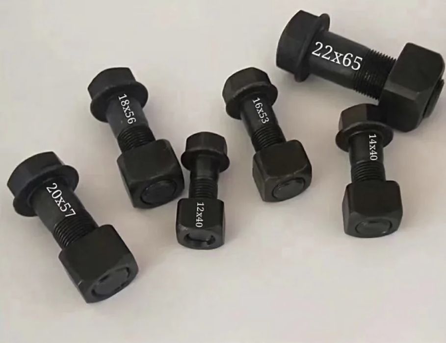 Suruburi + piulite senile excavator