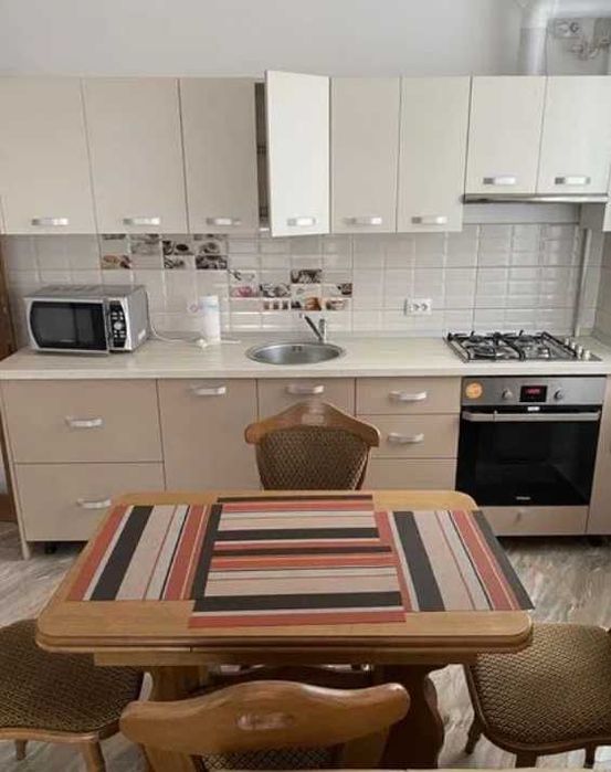 Дава се под наем Тристаен апартамент в Пловдив, Център - 75 кв.м за 193.8 € - Снимка #4