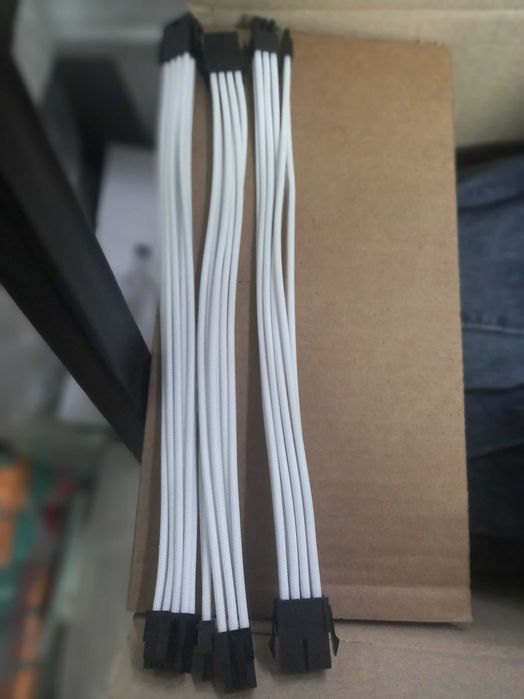 Kompyuter oq kabeli sotiladi