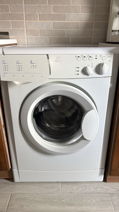 Masina de spalat rufe Indesit WIA102