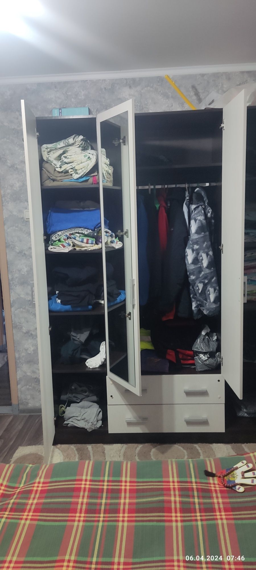 Продам шкаф для одежды
