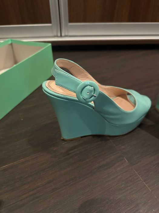 Дамски сандали на платформа в цвят мента Nadit & Nadit