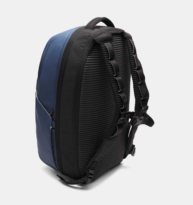 Новейший рюкзак Under Armour No Weigh Backpack