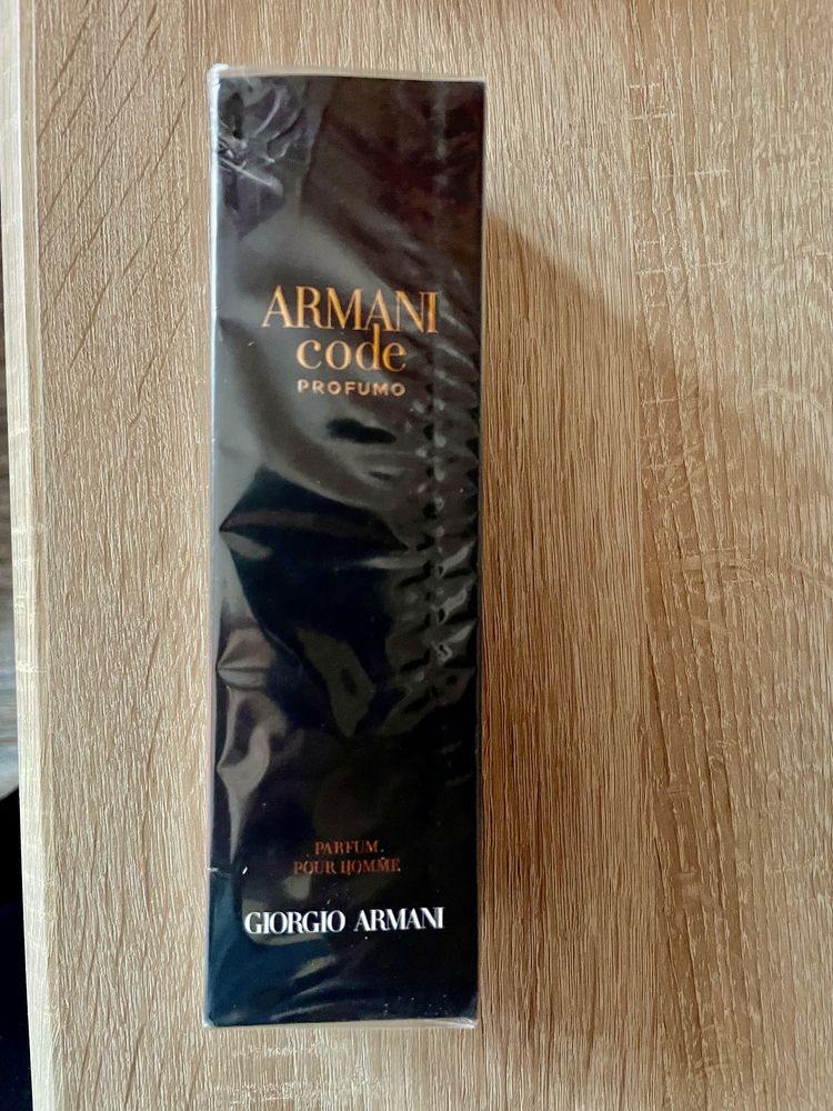 Мъжки парфюм Armani code
