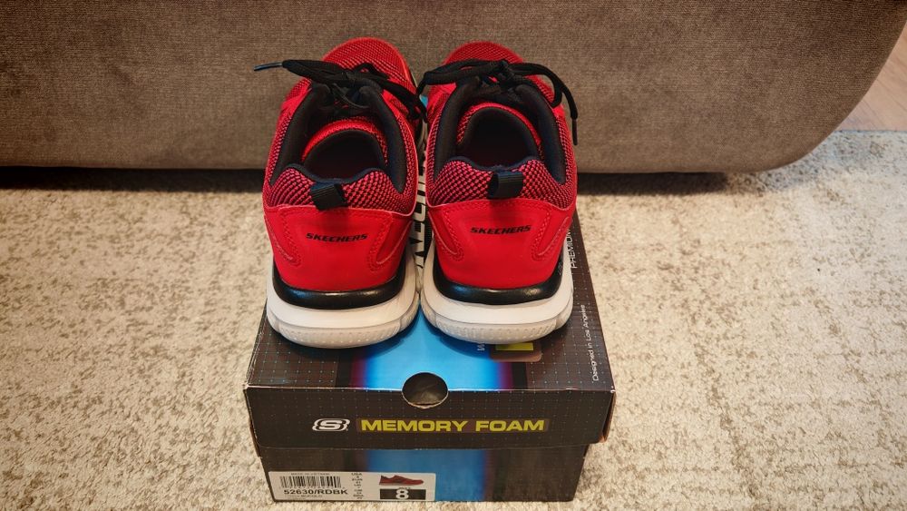 Adidasi Skechers rosu 41