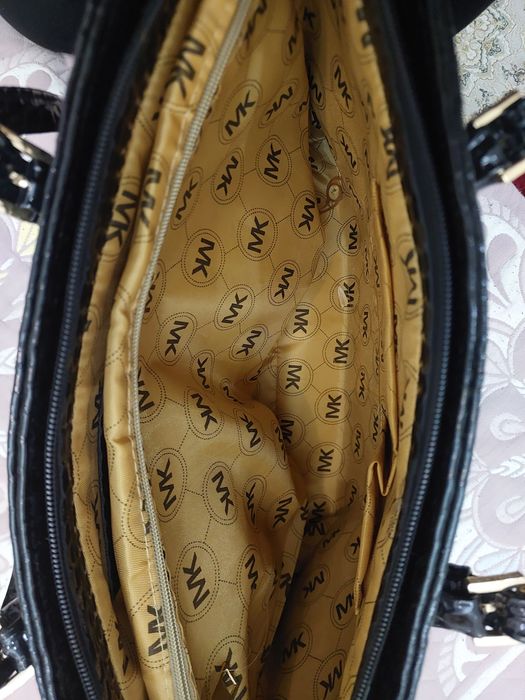 Продаётся сумка  Michael Kors