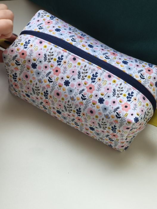 Duo travel set: cosmetic bag si pouch rulabil